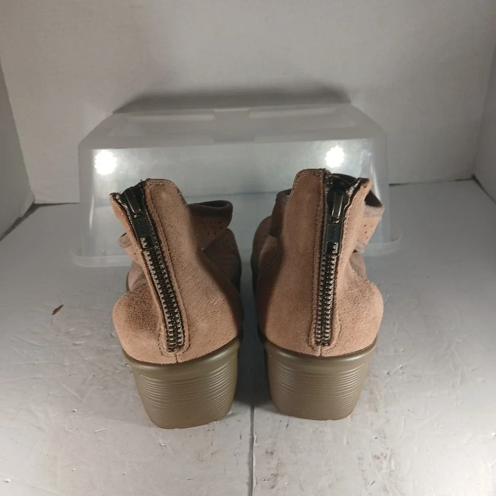 Skechers Wedge Sandals 8 Tan Perforated Memory Foam Boho Peep Toe Zipper Back